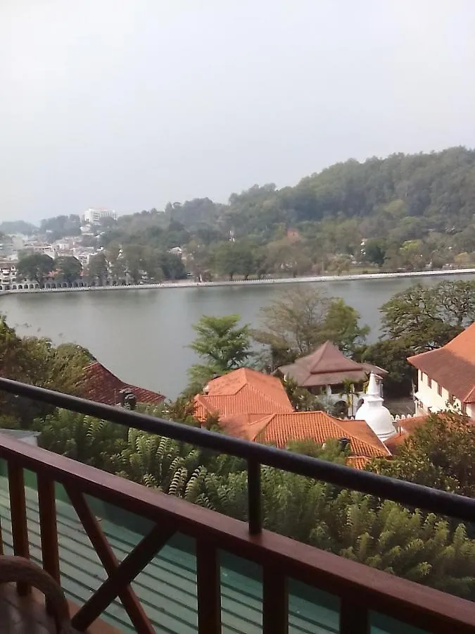 Hotel Heaven Seven Kandy