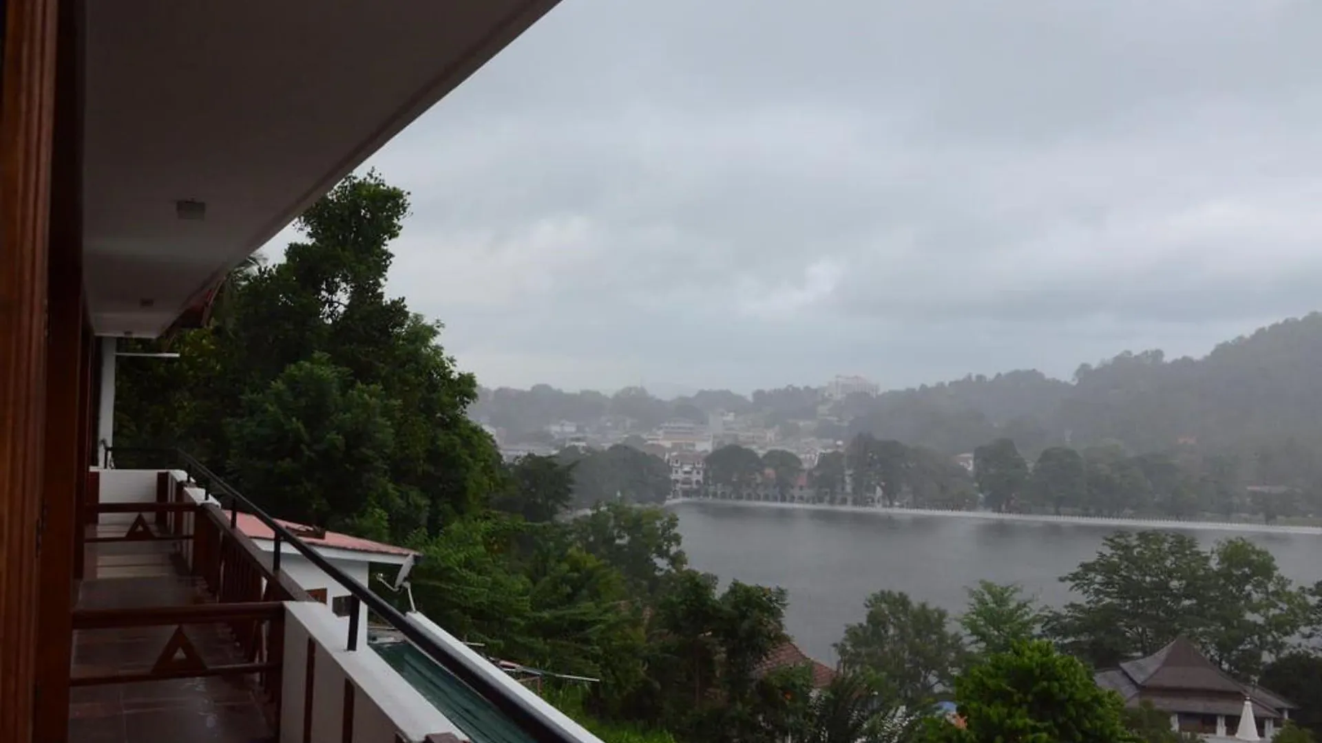 Hotel Heaven Seven Kandy